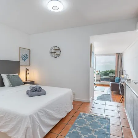 Costa - Vista Mar * Caniço